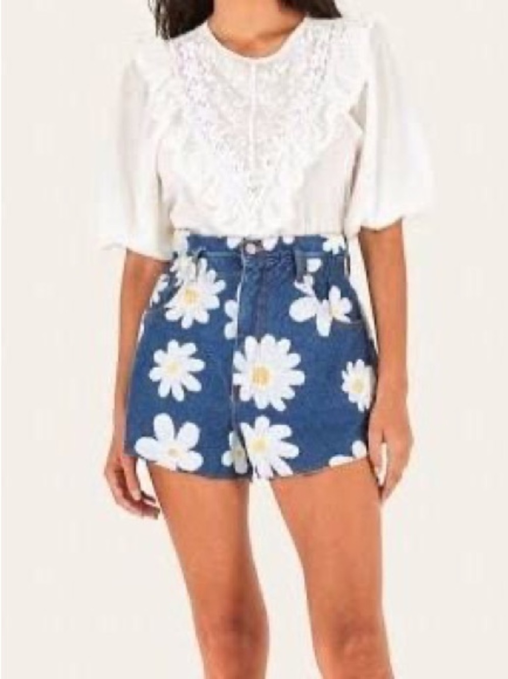 FARM Rio RARE Paperbag High Rise Daisies Jean Short Blue 40 Medium NWT